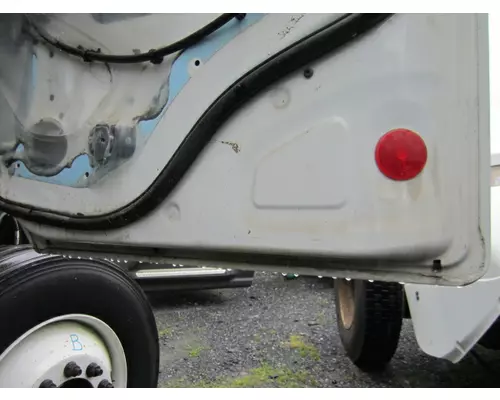 FREIGHTLINER M2 112 DOOR ASSEMBLY, FRONT