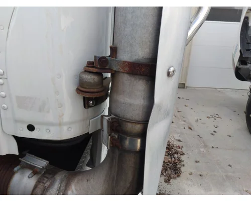 FREIGHTLINER M2 112 EXHAUSTMUFFLER BRACKET