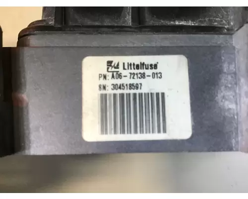 FREIGHTLINER M2 112 FUSE BOX