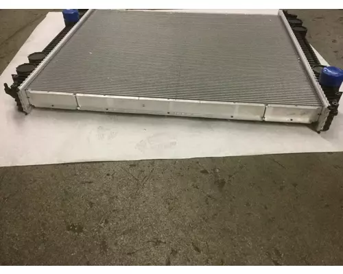 FREIGHTLINER M2 112 Radiator