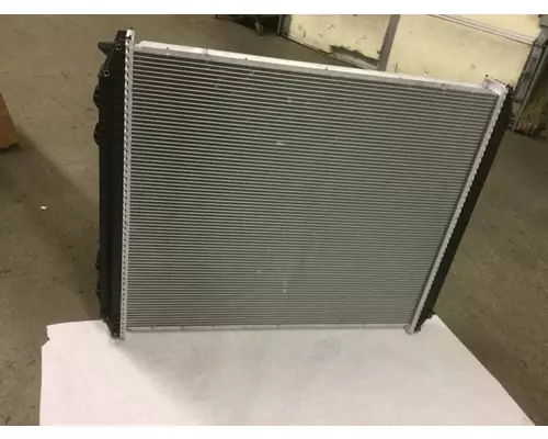 FREIGHTLINER M2 112 Radiator