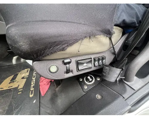 FREIGHTLINER M2 112 Seat, Front
