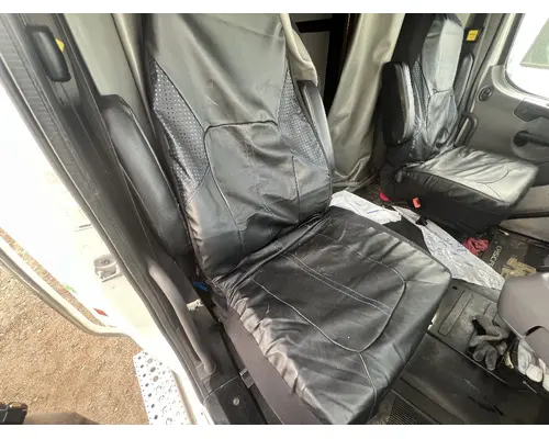 FREIGHTLINER M2 112 Seat, Front