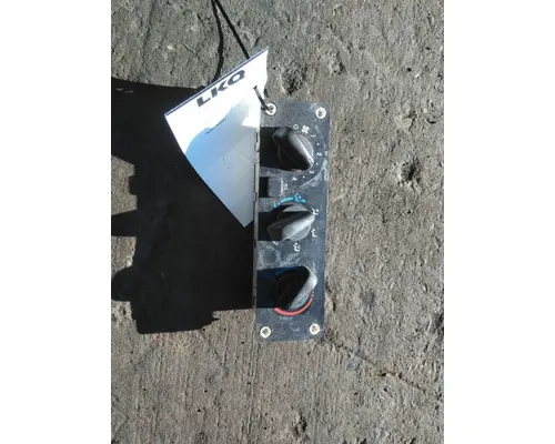 FREIGHTLINER M2 112 TEMPERATURE CONTROL