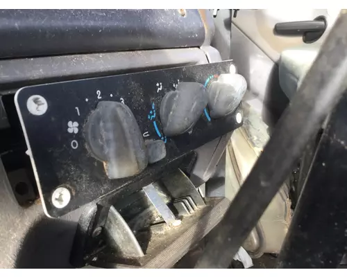 FREIGHTLINER M2 112 TEMPERATURE CONTROL