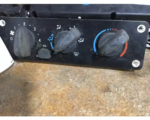 FREIGHTLINER M2 112 TEMPERATURE CONTROL