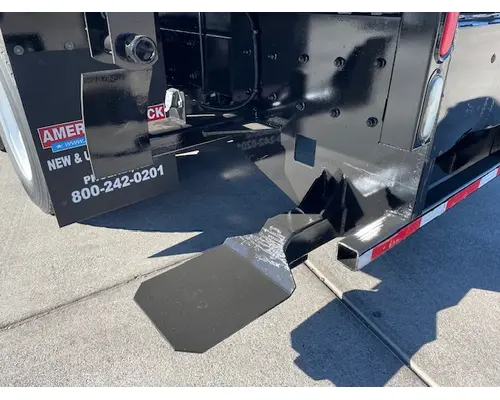 FREIGHTLINER M210664ST Vehicle For Sale