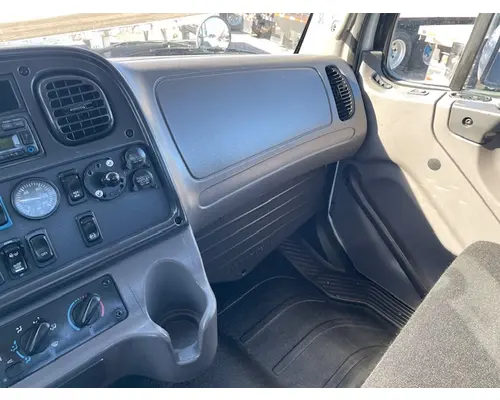 FREIGHTLINER M210664ST Vehicle For Sale