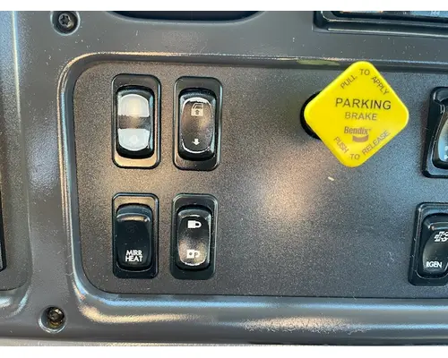 FREIGHTLINER M210664ST Vehicle For Sale