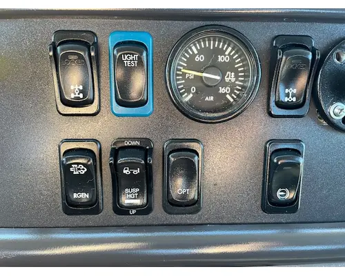 FREIGHTLINER M210664ST Vehicle For Sale