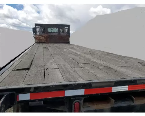 FREIGHTLINER M210664ST Vehicle For Sale