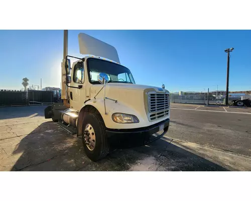 FREIGHTLINER M211264ST Vehicle For Sale