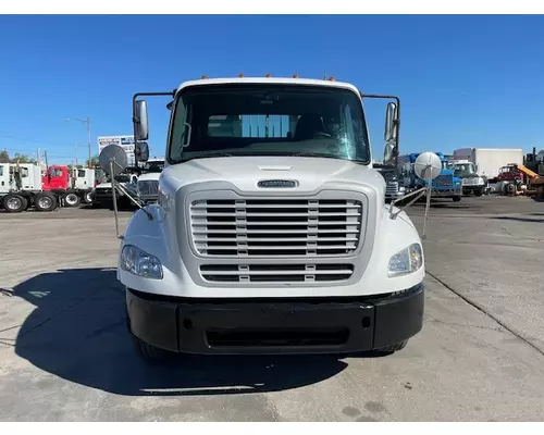 FREIGHTLINER M211264ST Vehicle For Sale