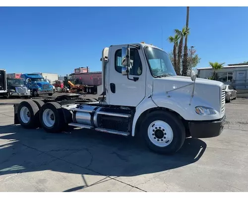 FREIGHTLINER M211264ST Vehicle For Sale