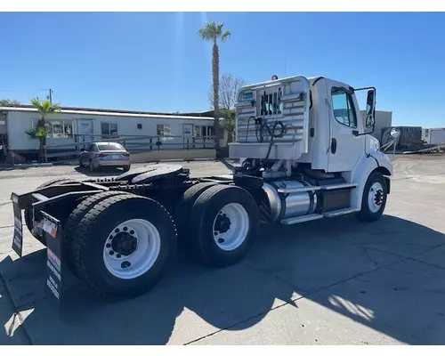 FREIGHTLINER M211264ST Vehicle For Sale