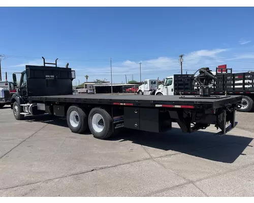 FREIGHTLINER M211264ST Vehicle For Sale