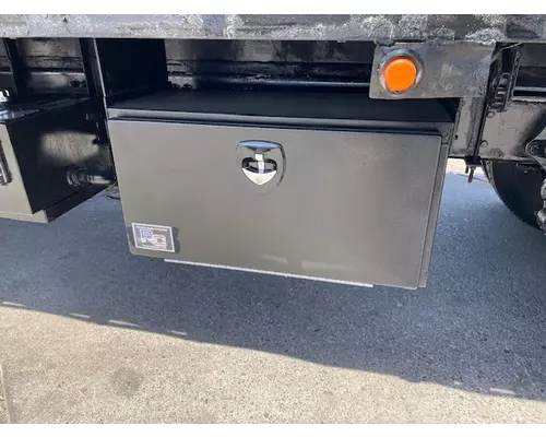 FREIGHTLINER M211264ST Vehicle For Sale