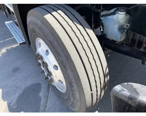 FREIGHTLINER M211264ST Vehicle For Sale