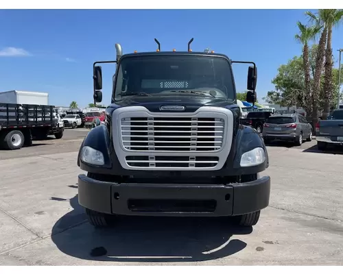FREIGHTLINER M211264ST Vehicle For Sale