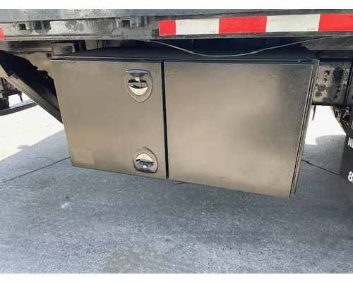 FREIGHTLINER M211264ST Vehicle For Sale