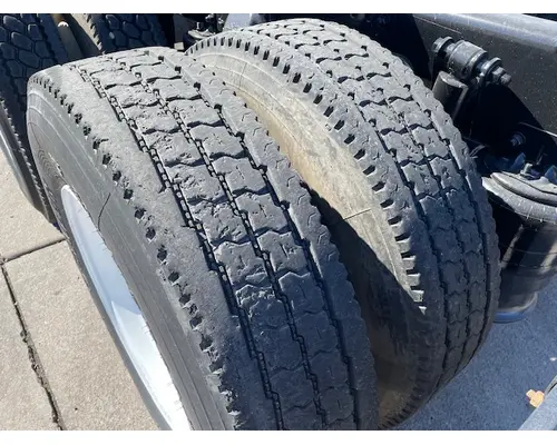 FREIGHTLINER M211264ST Vehicle For Sale