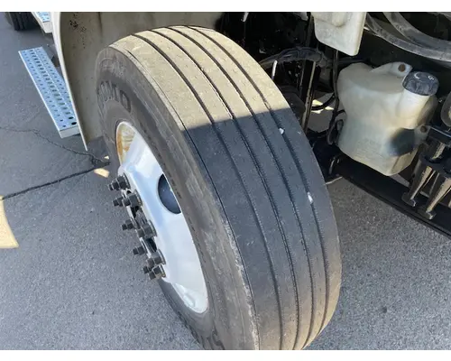 FREIGHTLINER M211264ST Vehicle For Sale