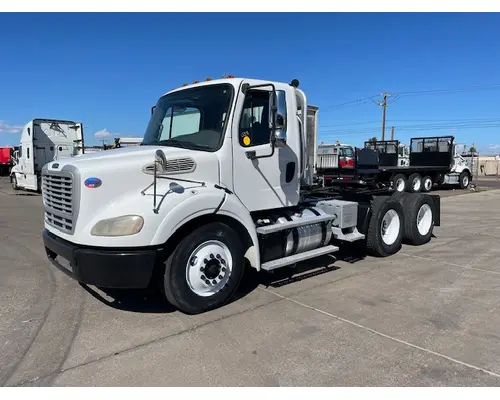 FREIGHTLINER M211264ST Vehicle For Sale