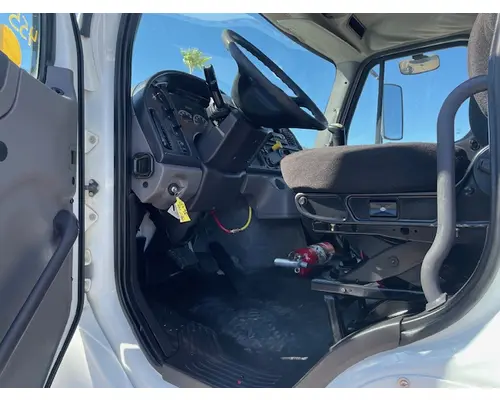 FREIGHTLINER M211264ST Vehicle For Sale