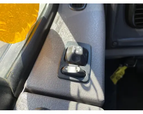 FREIGHTLINER M211264ST Vehicle For Sale