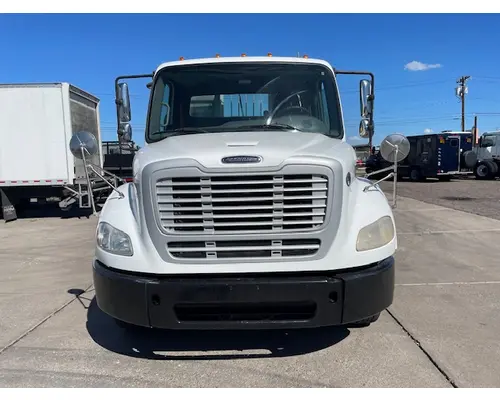 FREIGHTLINER M211264ST Vehicle For Sale