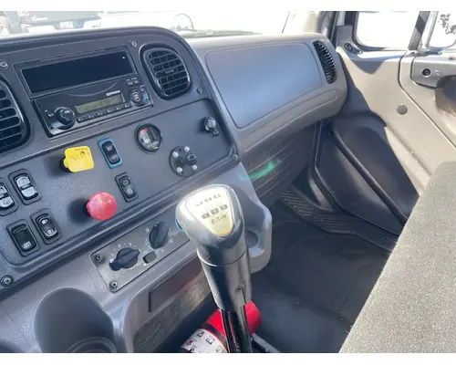 FREIGHTLINER M211264ST Vehicle For Sale