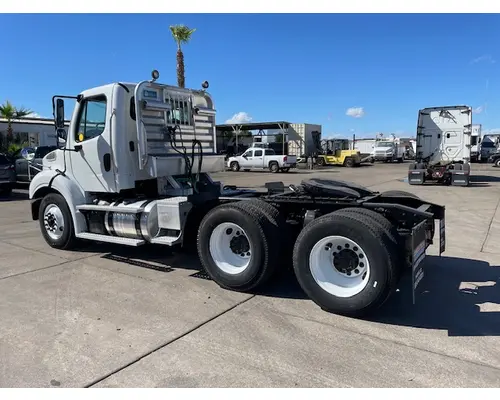 FREIGHTLINER M211264ST Vehicle For Sale