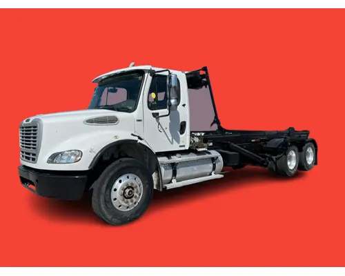 FREIGHTLINER M211264ST Vehicle For Sale