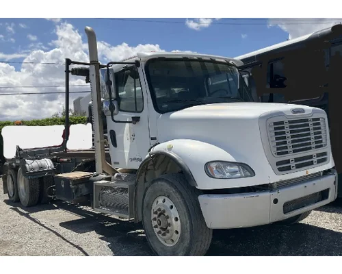 FREIGHTLINER M211264ST Vehicle For Sale