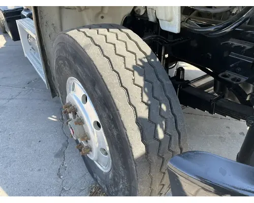FREIGHTLINER M211264ST Vehicle For Sale