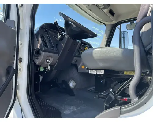 FREIGHTLINER M211264ST Vehicle For Sale