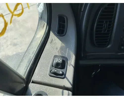 FREIGHTLINER M211264ST Vehicle For Sale