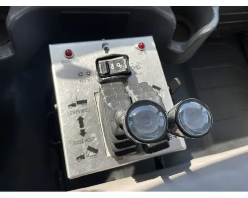 FREIGHTLINER M211264ST Vehicle For Sale