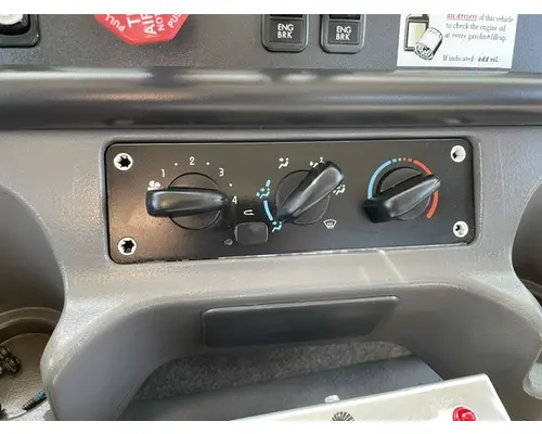 FREIGHTLINER M211264ST Vehicle For Sale