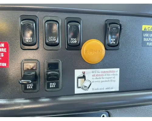 FREIGHTLINER M211264ST Vehicle For Sale