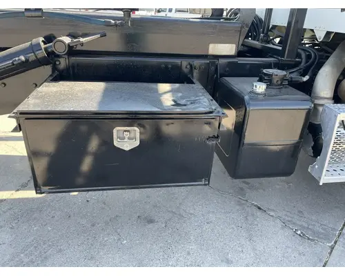 FREIGHTLINER M211264ST Vehicle For Sale