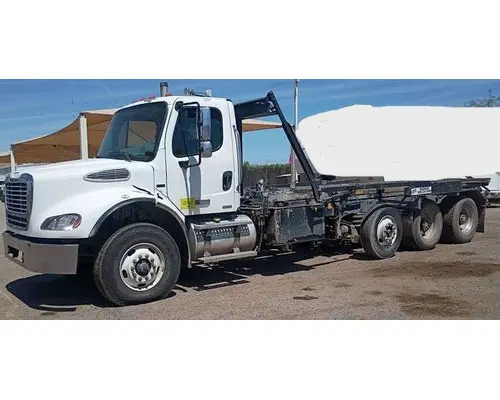FREIGHTLINER M211284ST Vehicle For Sale