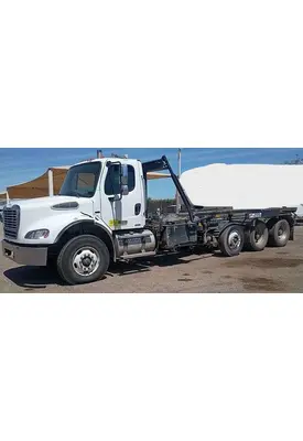 FREIGHTLINER M211284ST Vehicle For Sale