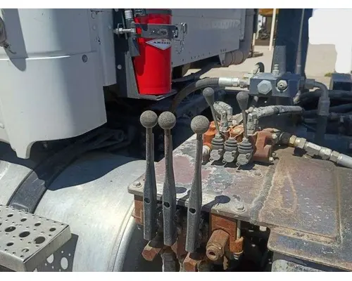 FREIGHTLINER M211284ST Vehicle For Sale