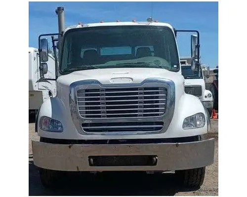FREIGHTLINER M211284ST Vehicle For Sale