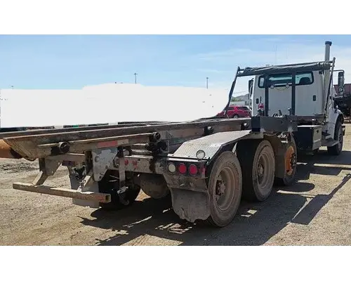 FREIGHTLINER M211284ST Vehicle For Sale