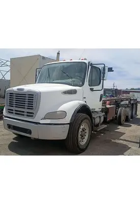 FREIGHTLINER M211284ST Vehicle For Sale