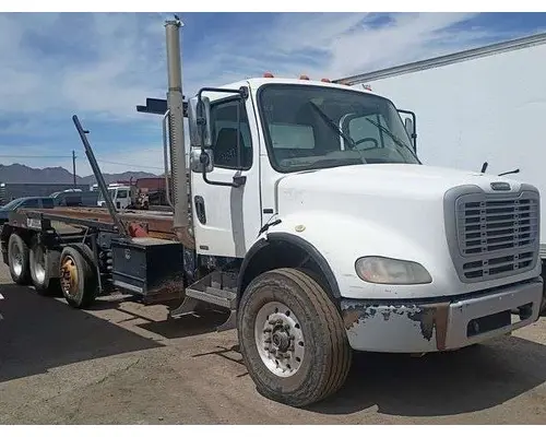 FREIGHTLINER M211284ST Vehicle For Sale