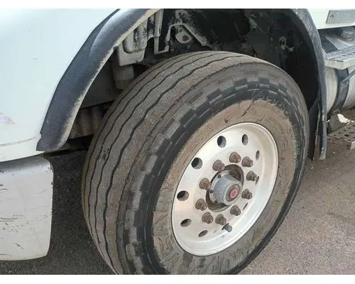 FREIGHTLINER M211284ST Vehicle For Sale