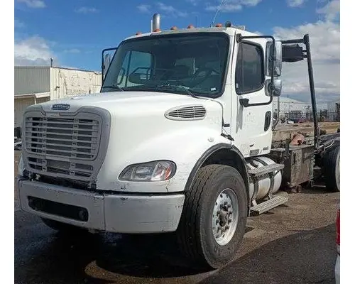 FREIGHTLINER M211284ST Vehicle For Sale
